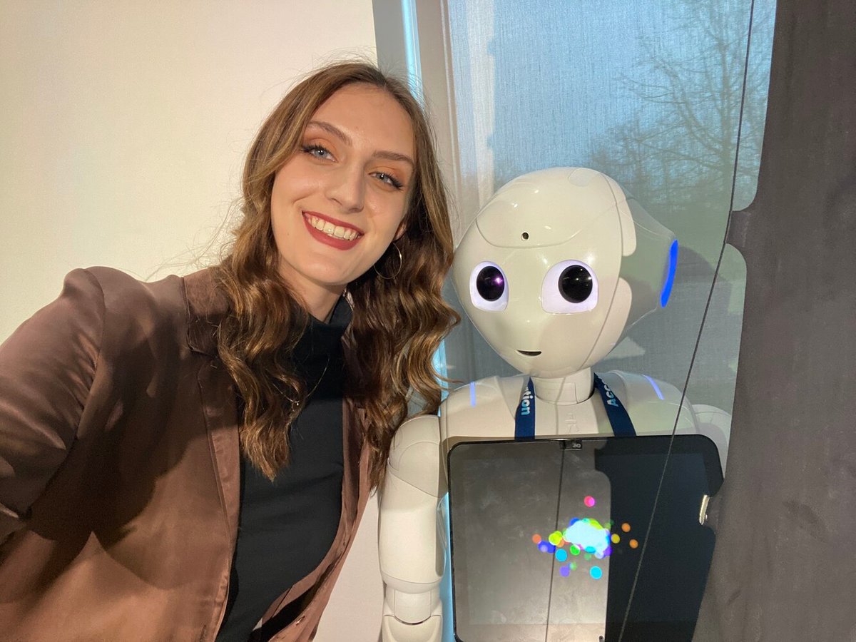 Snapping a selfie with Pepper the Robot before I spoke to over 3000 employees for IBM's end-of-year meeting!