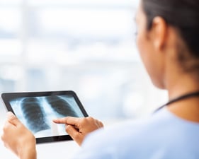 Article: Impulsando una IA transparente en radiología: por qué localizar y describir los hallazgos es importante - Source EMEA